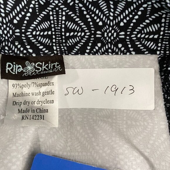 Ripskirt Hawaii Wrap Skirt XL Black Pearl‎ Batik Polyester Blend NWT SW-1913 - Picture 2 of 11
